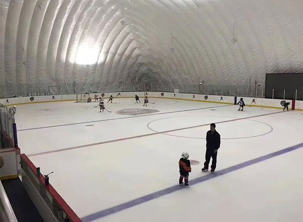 有許多室內(nèi)游泳館或比賽場(chǎng)地選用膜建筑你知道為什么嘛？